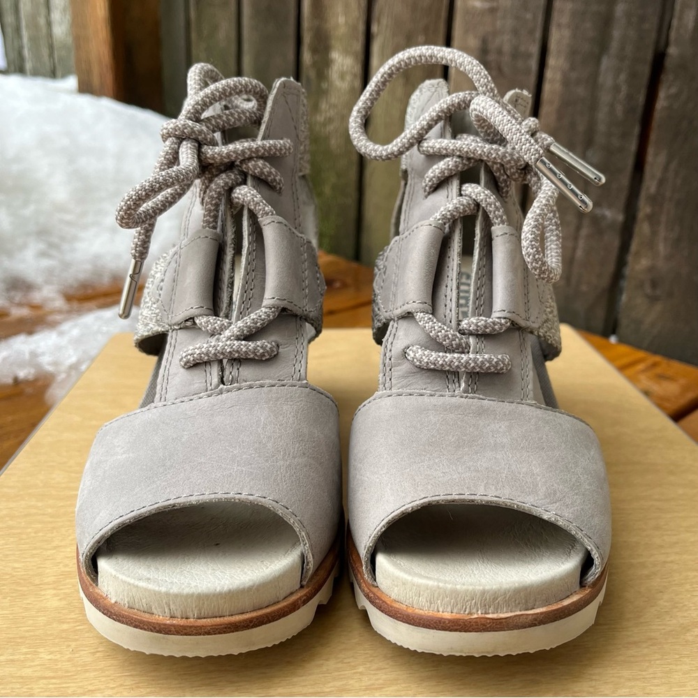 Sorel Wm’s Joanie Lace Up Leather & Canvas Wedge Sandals In Gray Sz 8 - Picture 4 of 16